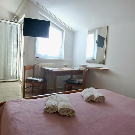 Studio Apartman Olivera Rovinj Buitenkant foto