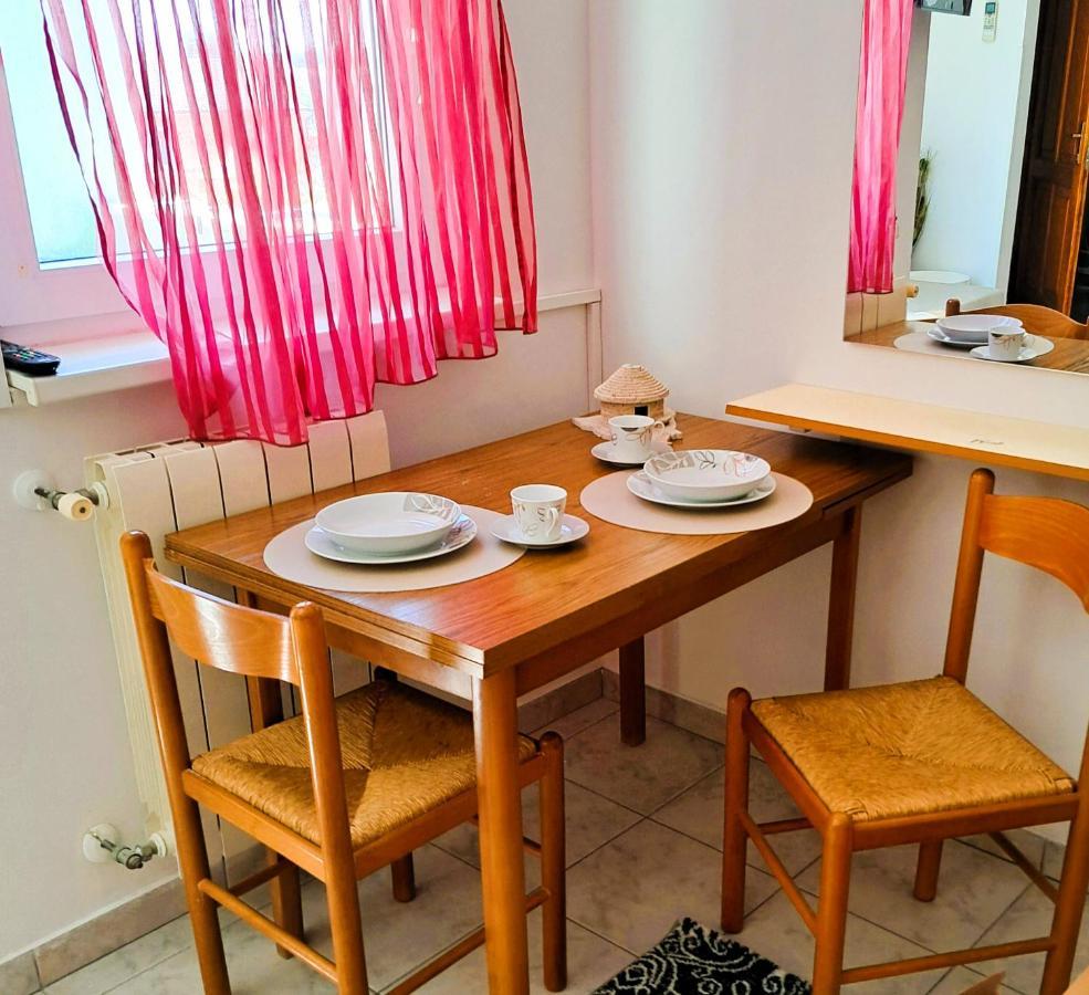 Studio Apartman Olivera Rovinj Buitenkant foto