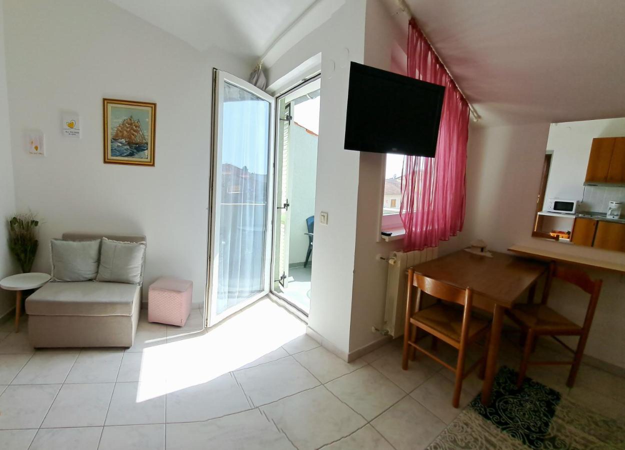 Studio Apartman Olivera Rovinj Buitenkant foto