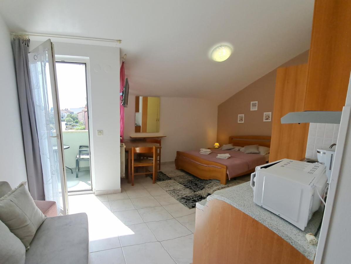 Studio Apartman Olivera Rovinj Buitenkant foto