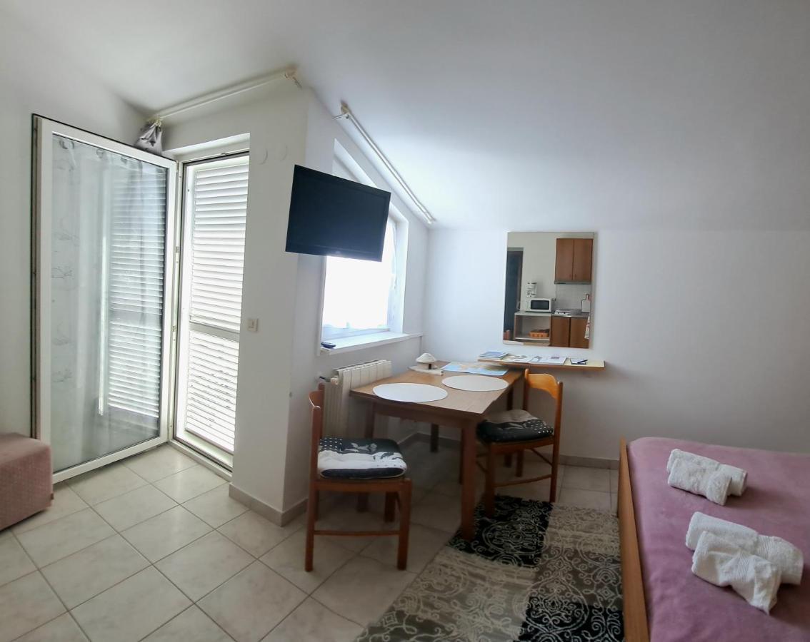 Studio Apartman Olivera Rovinj Buitenkant foto