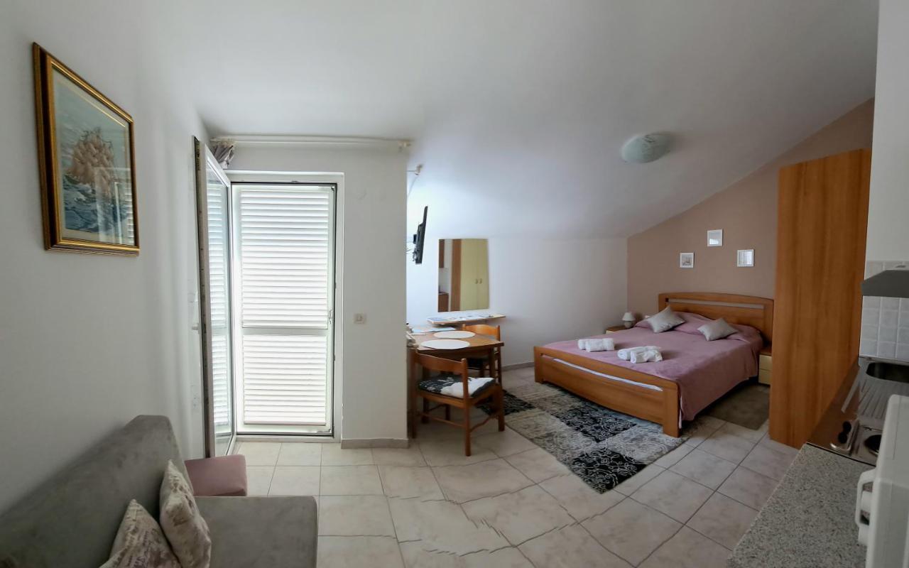 Studio Apartman Olivera Rovinj Buitenkant foto